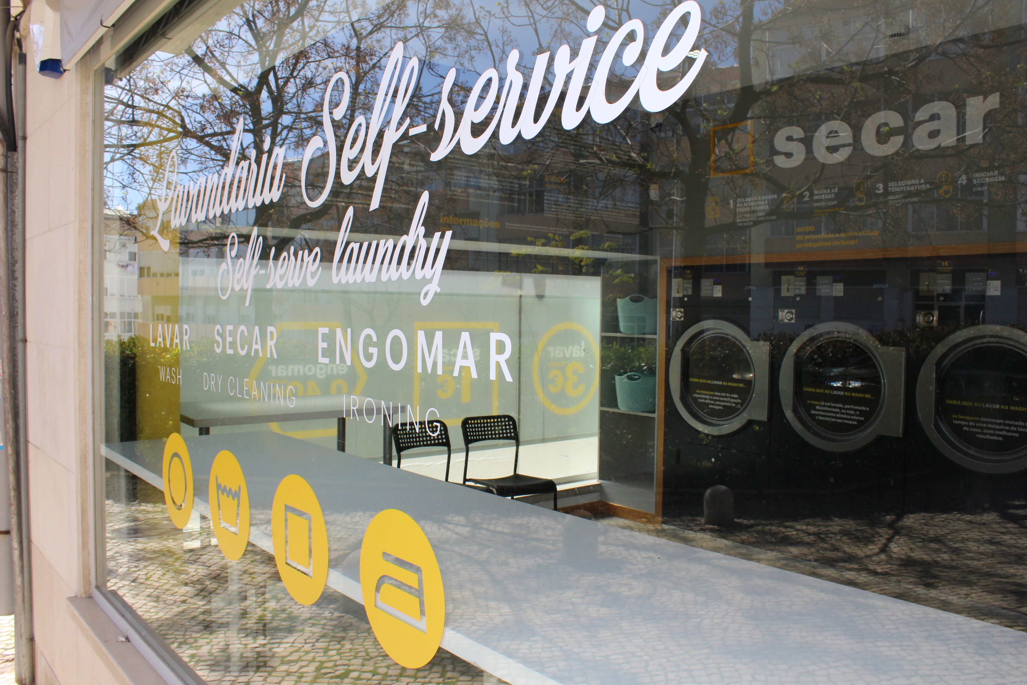 Loja com Negócio de Lavandaria