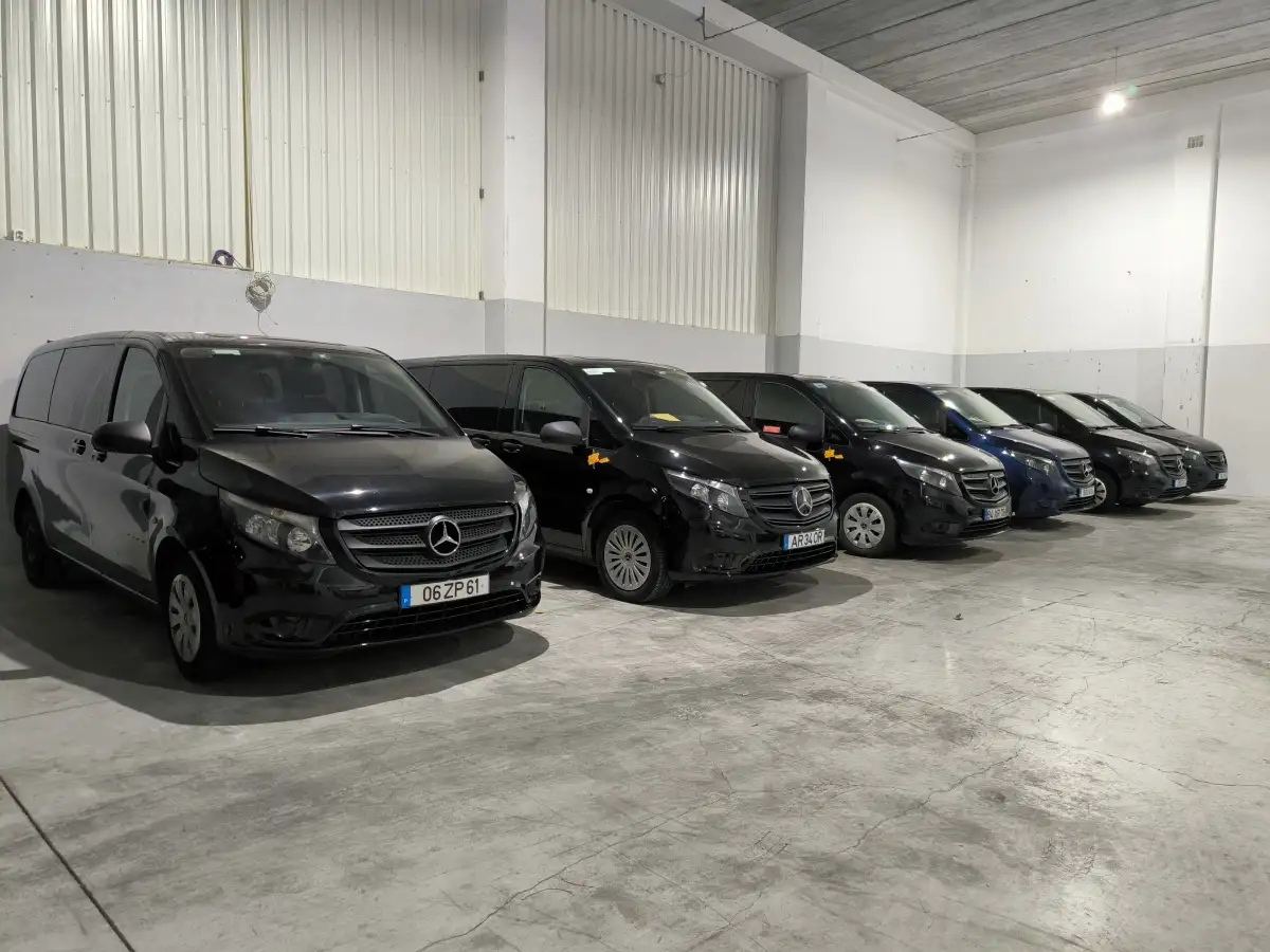 Empresa de Tours Premium no Porto com 12.000+ Reviews e Frota Própria