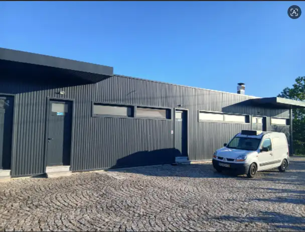 Empresa licenciada na producao de enchidos.
