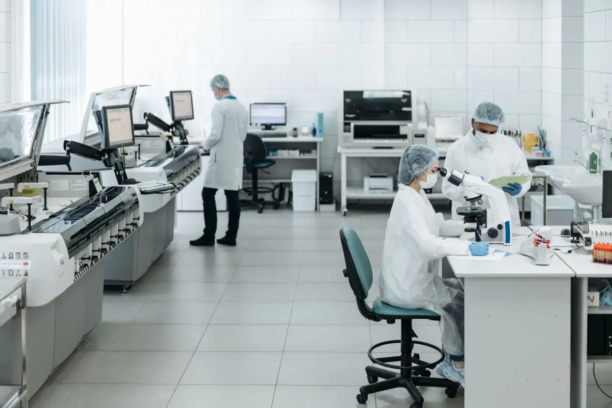 Laboratório de cosmética e produtos de limpeza à venda em Lisboa — imagem 1 de 1